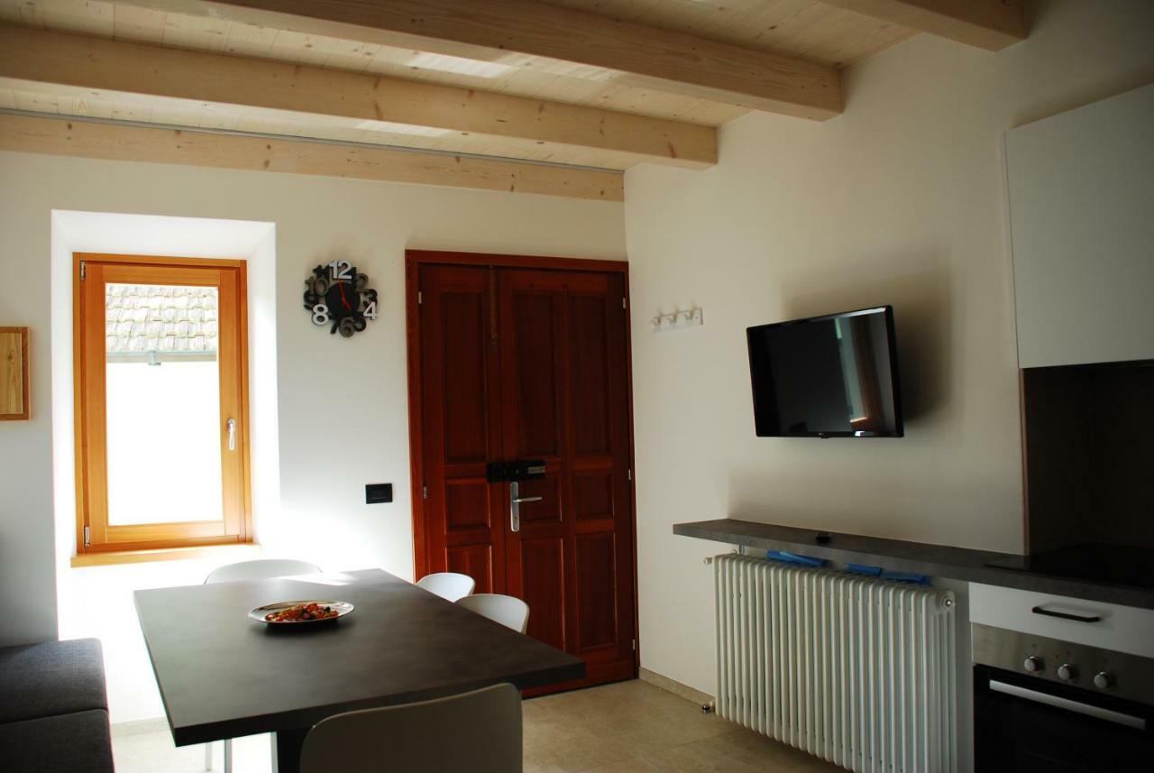 La Casa Del Borgo Villa Dervio Exterior photo